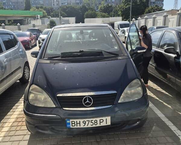 Синій Мерседес А клас, об'ємом двигуна 1.69 л та пробігом 260 тис. км за 3900 $, фото 1 на Automoto.ua
