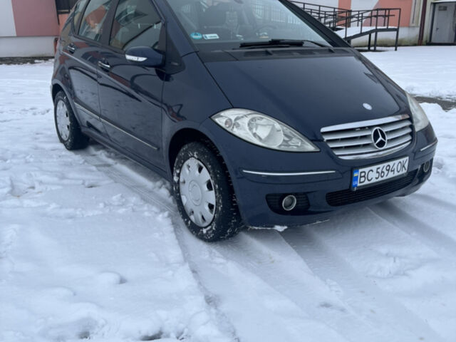 Синій Мерседес А клас, об'ємом двигуна 1.99 л та пробігом 215 тис. км за 4500 $, фото 1 на Automoto.ua
