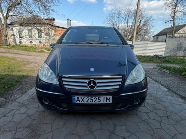 Синий Мерседес А класс, объемом двигателя 2 л и пробегом 360 тыс. км за 5100 $, фото 1 на Automoto.ua