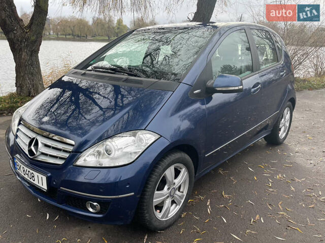 Синий Мерседес А класс, объемом двигателя 1.99 л и пробегом 322 тыс. км за 8000 $, фото 1 на Automoto.ua