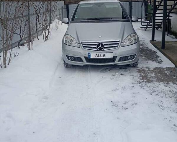 Синий Мерседес А класс, объемом двигателя 2 л и пробегом 320 тыс. км за 6536 $, фото 1 на Automoto.ua