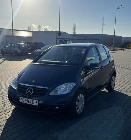 Синий Мерседес А класс, объемом двигателя 2 л и пробегом 260 тыс. км за 6500 $, фото 1 на Automoto.ua
