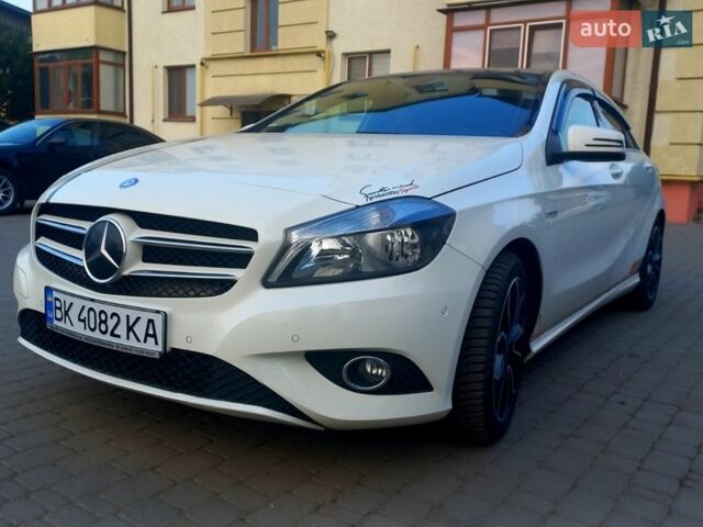 Синій Мерседес А клас, об'ємом двигуна 1.46 л та пробігом 168 тис. км за 12800 $, фото 1 на Automoto.ua