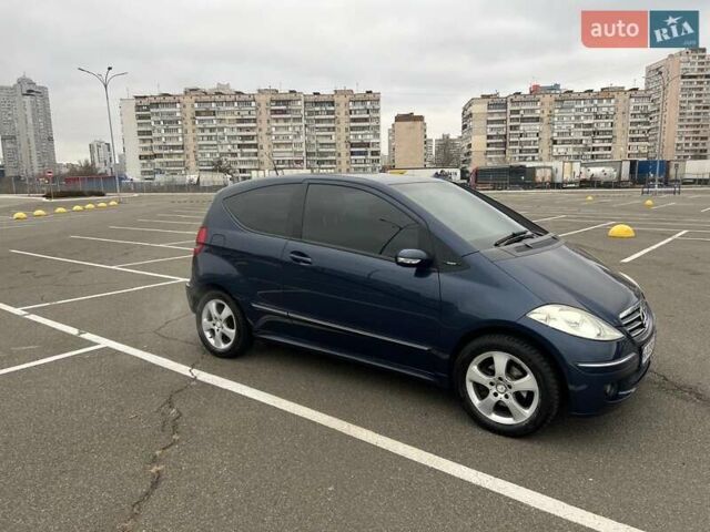 Синий Мерседес А класс, объемом двигателя 1.7 л и пробегом 180 тыс. км за 6000 $, фото 1 на Automoto.ua