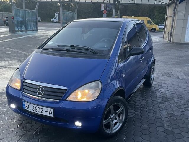 Синий Мерседес А класс, объемом двигателя 1.4 л и пробегом 211 тыс. км за 3500 $, фото 1 на Automoto.ua