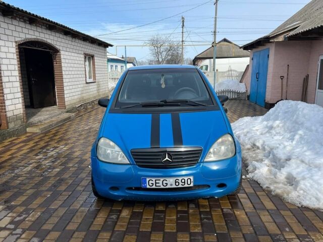 Синий Мерседес А класс, объемом двигателя 0 л и пробегом 369 тыс. км за 1044 $, фото 1 на Automoto.ua