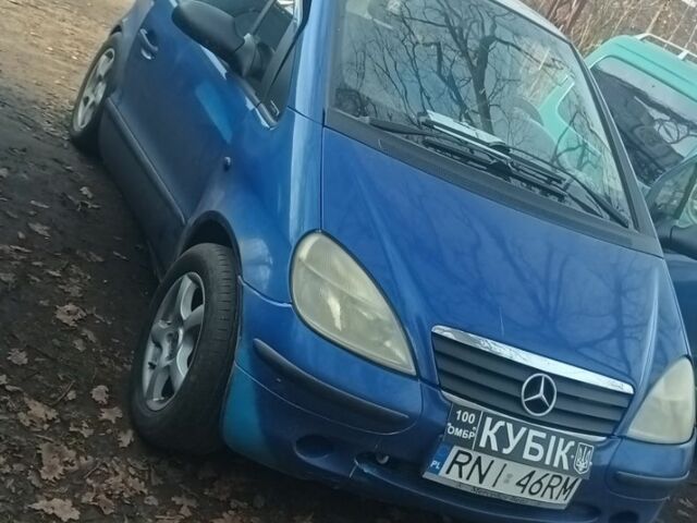 Синий Мерседес А класс, объемом двигателя 1.7 л и пробегом 312 тыс. км за 1182 $, фото 1 на Automoto.ua