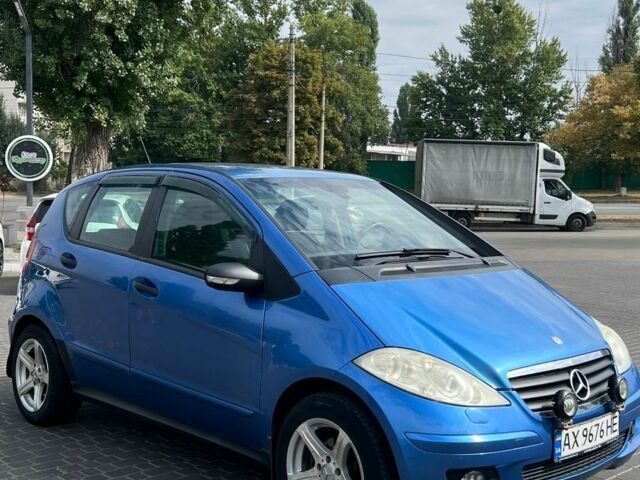 Синий Мерседес А класс, объемом двигателя 2 л и пробегом 272 тыс. км за 3900 $, фото 1 на Automoto.ua