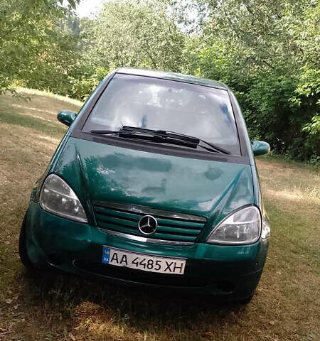 Зелений Мерседес А клас, об'ємом двигуна 1.7 л та пробігом 321 тис. км за 3200 $, фото 1 на Automoto.ua