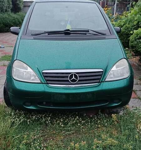 Зеленый Мерседес А класс, объемом двигателя 1.7 л и пробегом 270 тыс. км за 3800 $, фото 1 на Automoto.ua