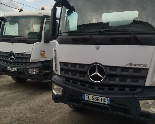 Белый Мерседес AROCS, объемом двигателя 0 л и пробегом 113 тыс. км за 99628 $, фото 1 на Automoto.ua