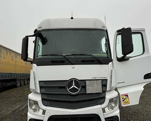 Білий Мерседес Актрос, об'ємом двигуна 10.68 л та пробігом 834 тис. км за 18000 $, фото 1 на Automoto.ua