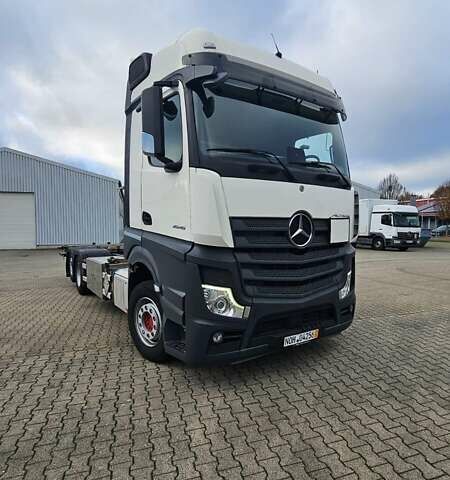 Белый Мерседес Актрос, объемом двигателя 12.8 л и пробегом 540 тыс. км за 71900 $, фото 1 на Automoto.ua