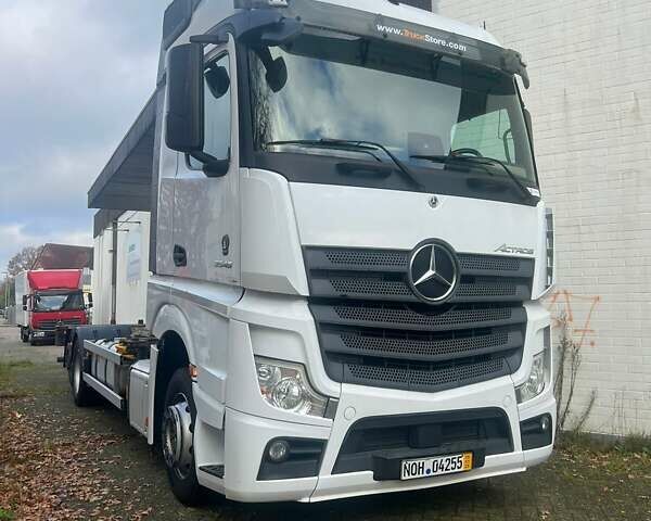 Білий Мерседес Актрос, об'ємом двигуна 12.8 л та пробігом 629 тис. км за 69900 $, фото 1 на Automoto.ua