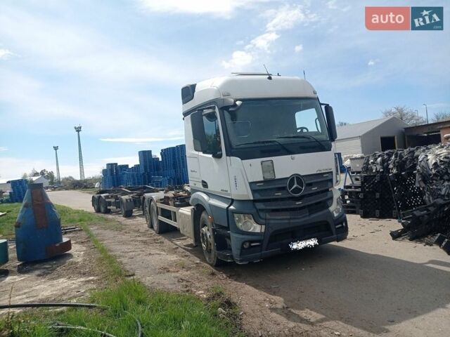 Белый Мерседес Актрос, объемом двигателя 0 л и пробегом 560 тыс. км за 68500 $, фото 1 на Automoto.ua