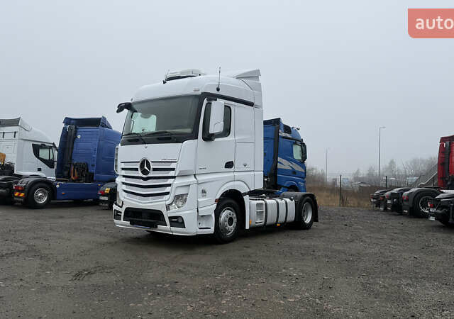 Білий Мерседес Актрос, об'ємом двигуна 12.81 л та пробігом 915 тис. км за 18500 $, фото 1 на Automoto.ua