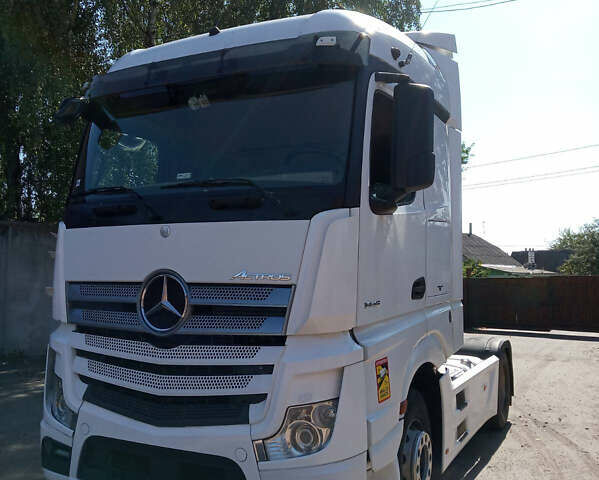Белый Мерседес Актрос, объемом двигателя 12.81 л и пробегом 718 тыс. км за 25000 $, фото 1 на Automoto.ua