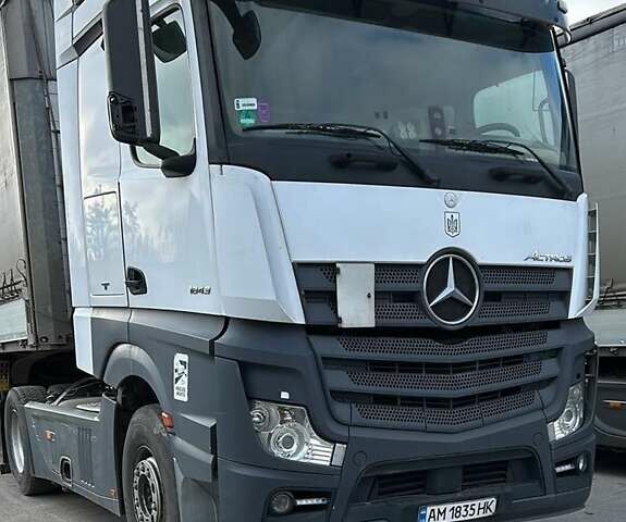 Белый Мерседес Актрос, объемом двигателя 10.68 л и пробегом 900 тыс. км за 10000 $, фото 1 на Automoto.ua