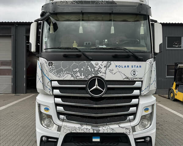 Белый Мерседес Актрос, объемом двигателя 12.8 л и пробегом 859 тыс. км за 28000 $, фото 1 на Automoto.ua