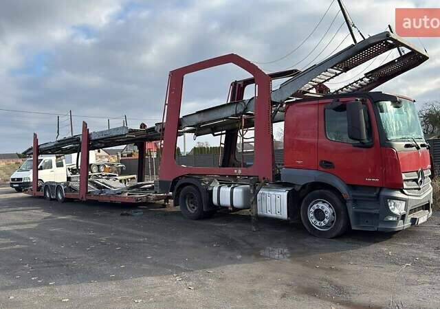 Красный Мерседес Актрос, объемом двигателя 10.7 л и пробегом 999 тыс. км за 66066 $, фото 1 на Automoto.ua