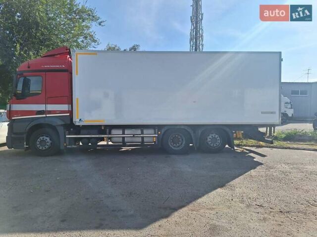 Красный Мерседес Актрос, объемом двигателя 13 л и пробегом 982 тыс. км за 57000 $, фото 1 на Automoto.ua