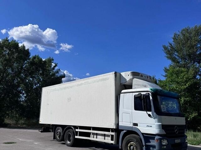 Мерседес Актрос, объемом двигателя 0 л и пробегом 2 тыс. км за 25000 $, фото 1 на Automoto.ua