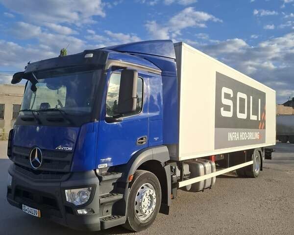 Мерседес Актрос, об'ємом двигуна 7.7 л та пробігом 566 тис. км за 38500 $, фото 1 на Automoto.ua