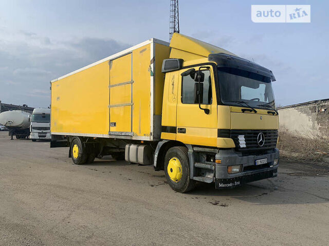 Желтый Мерседес Актрос, объемом двигателя 11.9 л и пробегом 700 тыс. км за 11000 $, фото 1 на Automoto.ua