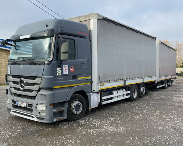 Серый Мерседес Актрос, объемом двигателя 0 л и пробегом 257 тыс. км за 35000 $, фото 1 на Automoto.ua