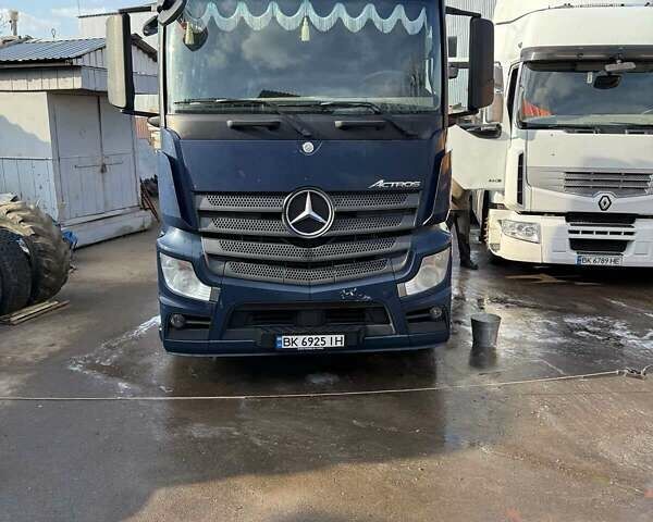 Синій Мерседес Актрос, об'ємом двигуна 12.8 л та пробігом 718 тис. км за 15000 $, фото 1 на Automoto.ua