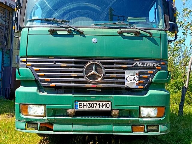 Зелений Мерседес Актрос, об'ємом двигуна 12 л та пробігом 400 тис. км за 12333 $, фото 1 на Automoto.ua