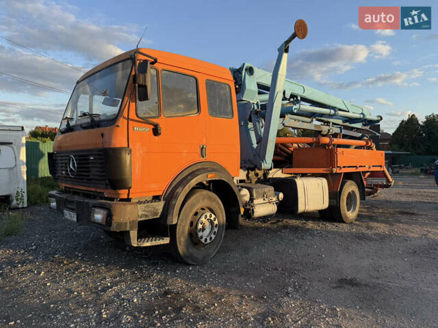 Оранжевый Мерседес Актрос, объемом двигателя 0 л и пробегом 500 тыс. км за 29900 $, фото 1 на Automoto.ua