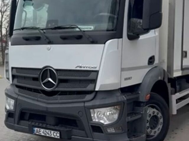 Белый Мерседес Antos, объемом двигателя 7.7 л и пробегом 422 тыс. км за 60000 $, фото 1 на Automoto.ua