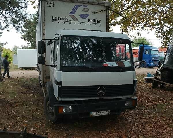 Белый Мерседес Атего, объемом двигателя 6 л и пробегом 150 тыс. км за 6500 $, фото 1 на Automoto.ua