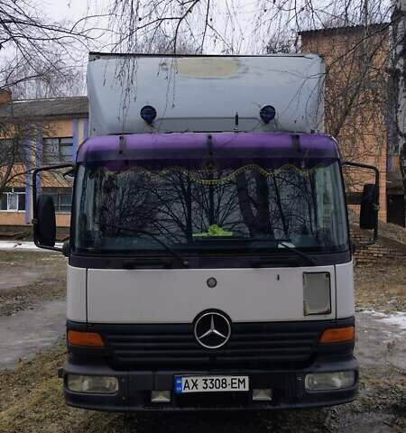 Белый Мерседес Атего, объемом двигателя 4.2 л и пробегом 830 тыс. км за 11500 $, фото 1 на Automoto.ua