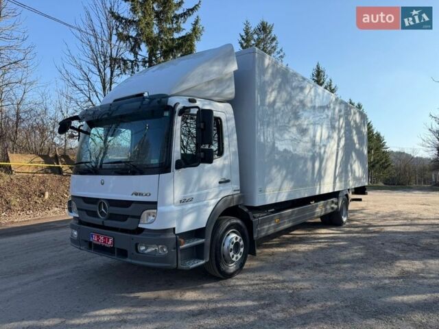 Белый Мерседес Атего, объемом двигателя 4.8 л и пробегом 510 тыс. км за 33500 $, фото 1 на Automoto.ua