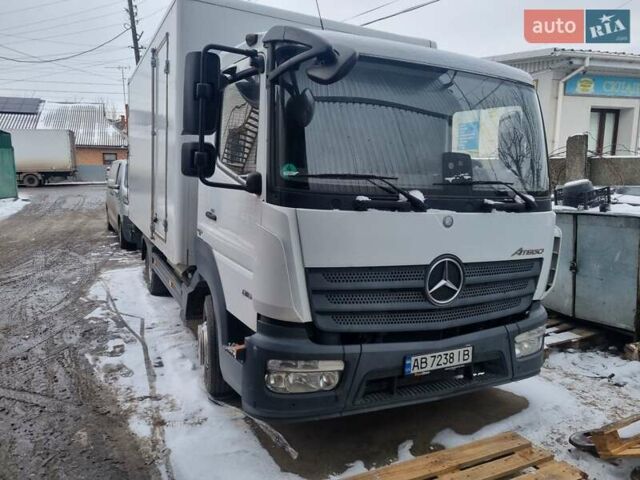 Белый Мерседес Атего, объемом двигателя 5.13 л и пробегом 390 тыс. км за 30000 $, фото 1 на Automoto.ua