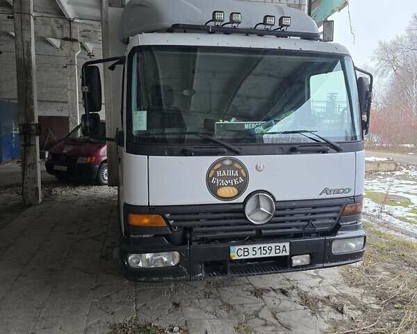 Белый Мерседес Атего, объемом двигателя 4.25 л и пробегом 700 тыс. км за 11000 $, фото 1 на Automoto.ua