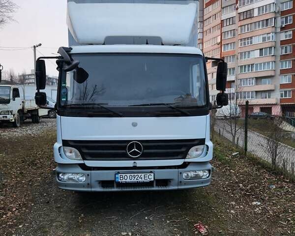 Білий Мерседес Атего, об'ємом двигуна 4.2 л та пробігом 450 тис. км за 22500 $, фото 1 на Automoto.ua