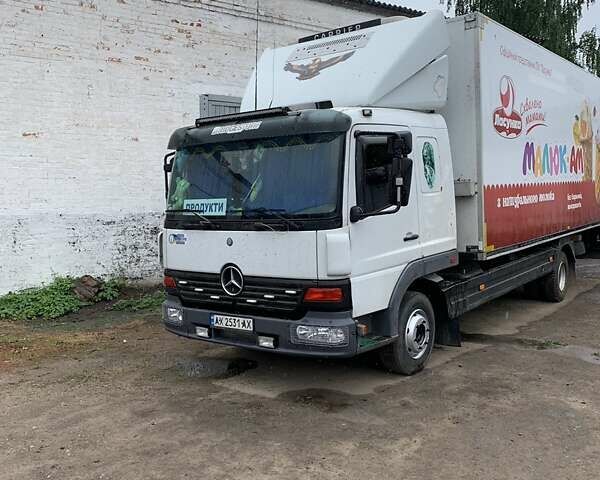 Белый Мерседес Атего, объемом двигателя 4.3 л и пробегом 682 тыс. км за 16500 $, фото 1 на Automoto.ua