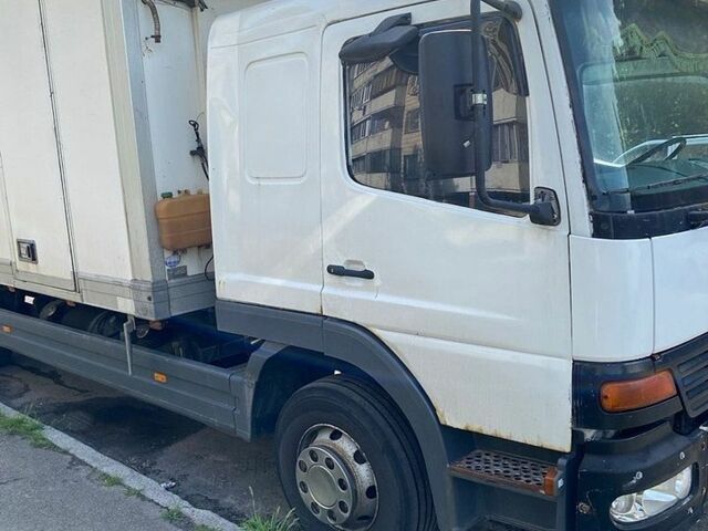 Білий Мерседес Атего, об'ємом двигуна 4.3 л та пробігом 1000 тис. км за 12500 $, фото 1 на Automoto.ua