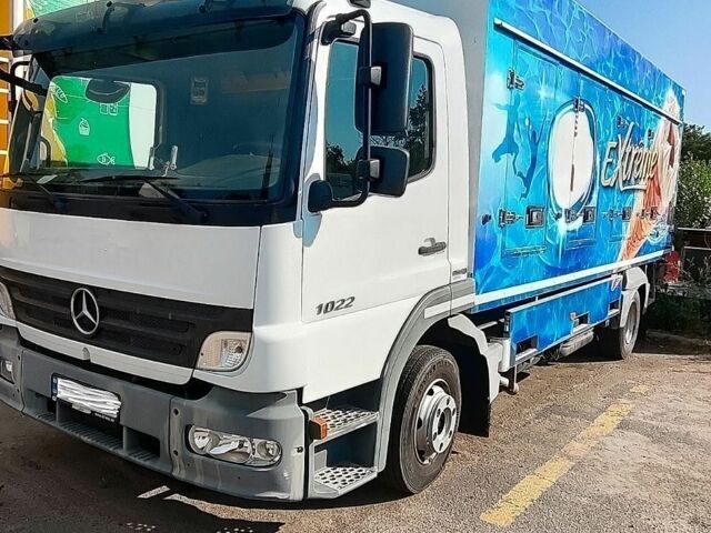 Белый Мерседес Атего, объемом двигателя 0 л и пробегом 325 тыс. км за 34000 $, фото 1 на Automoto.ua