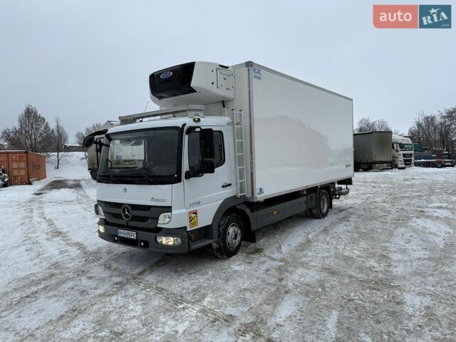 Белый Мерседес Атего, объемом двигателя 4.2 л и пробегом 315 тыс. км за 20000 $, фото 1 на Automoto.ua