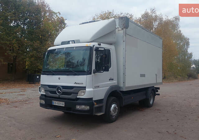 Белый Мерседес Атего, объемом двигателя 4.25 л и пробегом 433 тыс. км за 17999 $, фото 1 на Automoto.ua