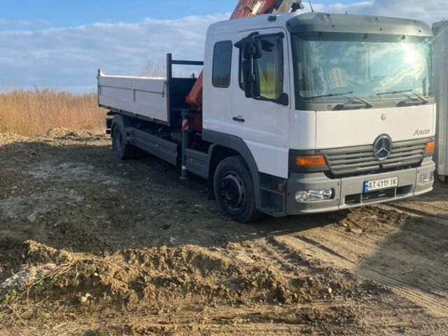 Білий Мерседес Атего, об'ємом двигуна 4.2 л та пробігом 800 тис. км за 29999 $, фото 1 на Automoto.ua
