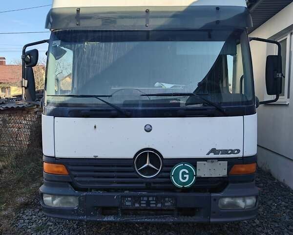 Белый Мерседес Атего, объемом двигателя 4.3 л и пробегом 650 тыс. км за 12000 $, фото 1 на Automoto.ua