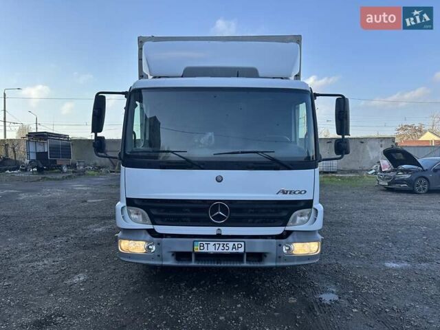 Белый Мерседес Атего, объемом двигателя 4.33 л и пробегом 250 тыс. км за 17500 $, фото 1 на Automoto.ua