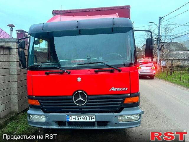 Красный Мерседес Атего, объемом двигателя 4.2 л и пробегом 500 тыс. км за 13000 $, фото 1 на Automoto.ua