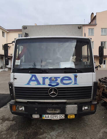 Мерседес Атего, объемом двигателя 4.6 л и пробегом 380 тыс. км за 6500 $, фото 1 на Automoto.ua