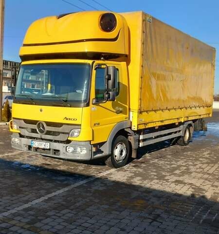 Желтый Мерседес Атего, объемом двигателя 4.2 л и пробегом 535 тыс. км за 19800 $, фото 1 на Automoto.ua